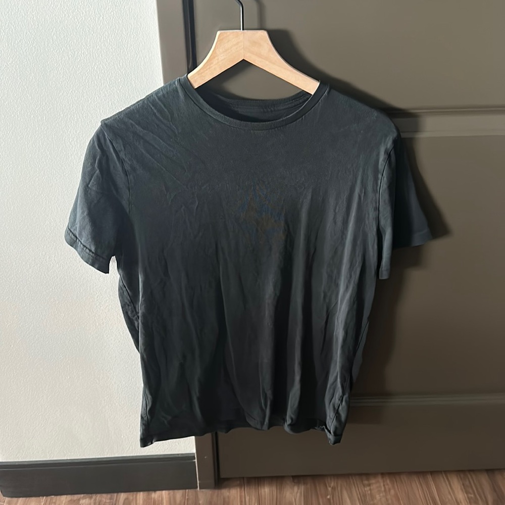 Black tee